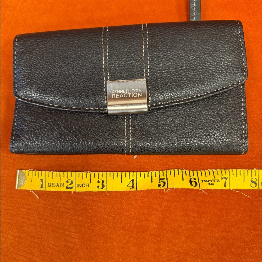 Kenneth Cole Reaction Black Pebbled Leather Tri-fold Textured Wallet
